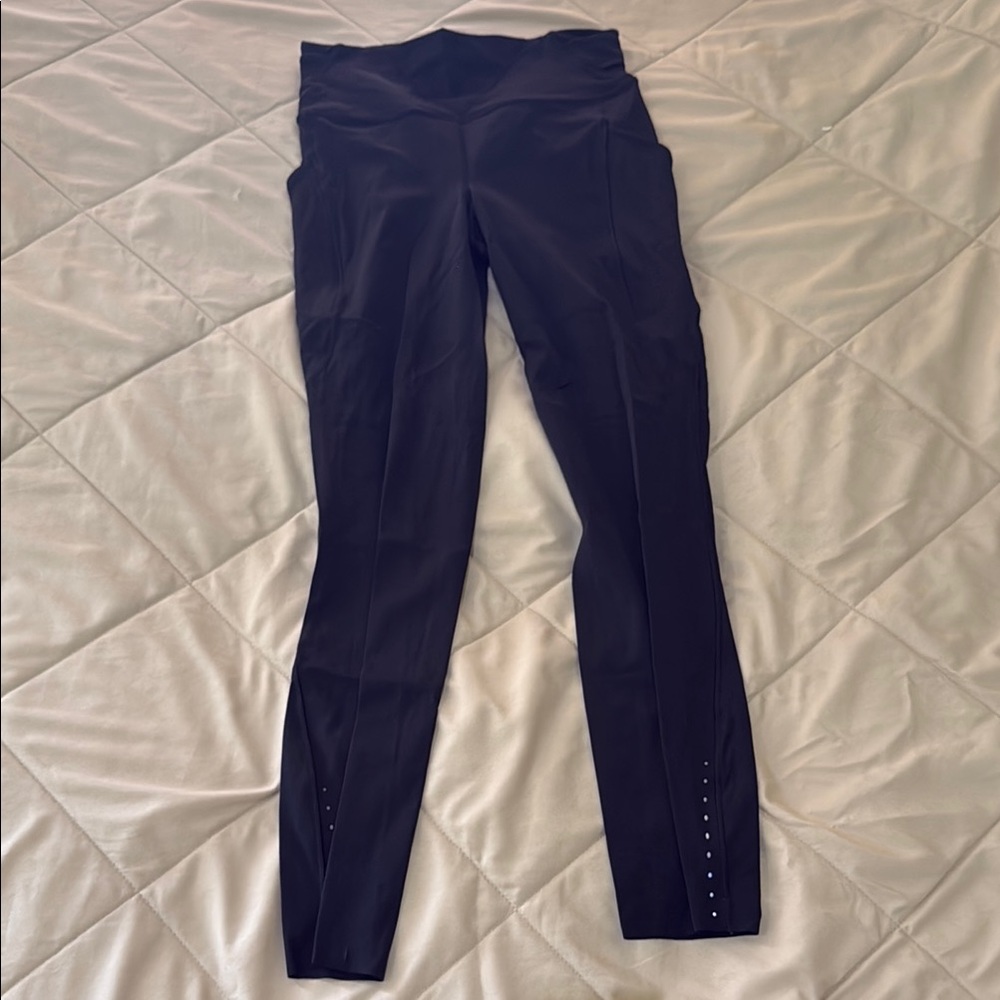 Lululemon Fast and Free High-Rise Tight 25"
5 Pocket Size 4 Black